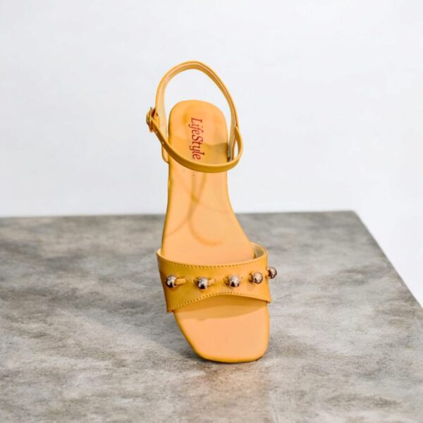 FLATE SANDALS  WITH  BEATS - Image 11
